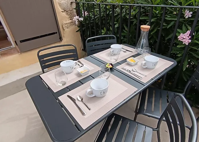 Holiday home Gabantelye Saint-Paulet-de-Caisson
