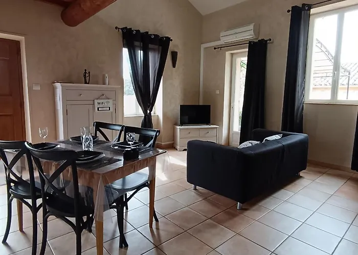 Holiday home Gabantelye Saint-Paulet-de-Caisson